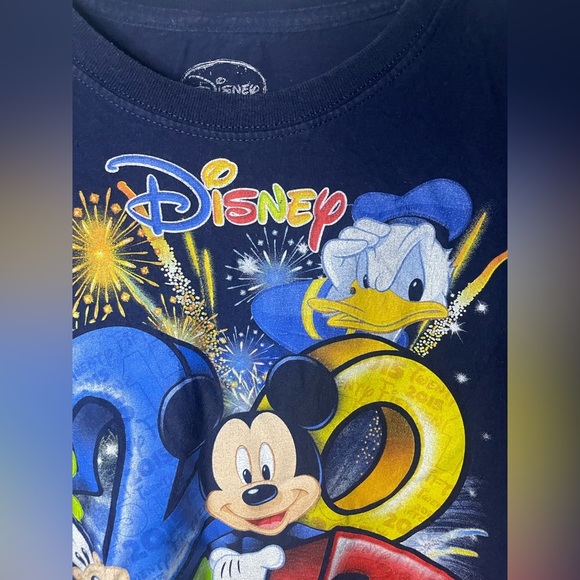 Vintage Disney/Mickey Mouse T-shirt 2015 size large - Picture 5 of 9